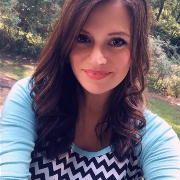 Meet your Posher, Kimberly - Picture 3 of 4